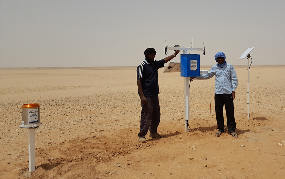 Weather Maestro Weather Station with Satellite Modem - Sahara Desert